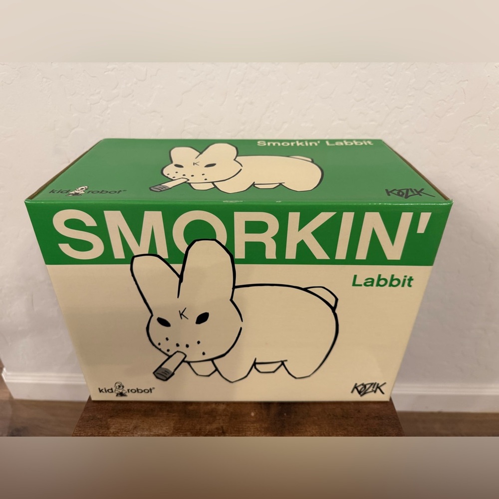 Frank Kozik SIGNED Kidrobot 10" Blue Labbit - Picture 4 of 11